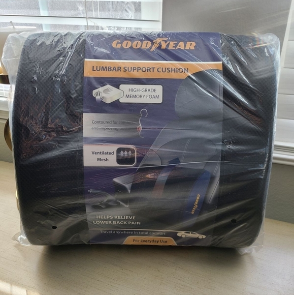 COPY - Goodyear Car pillows and Back Support pillow set - Picture 2 of 8